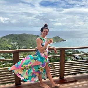 Naomi Kawanishi Reis Printed
Bow-Back Front-Slit Maxi Dress By Anthropologie